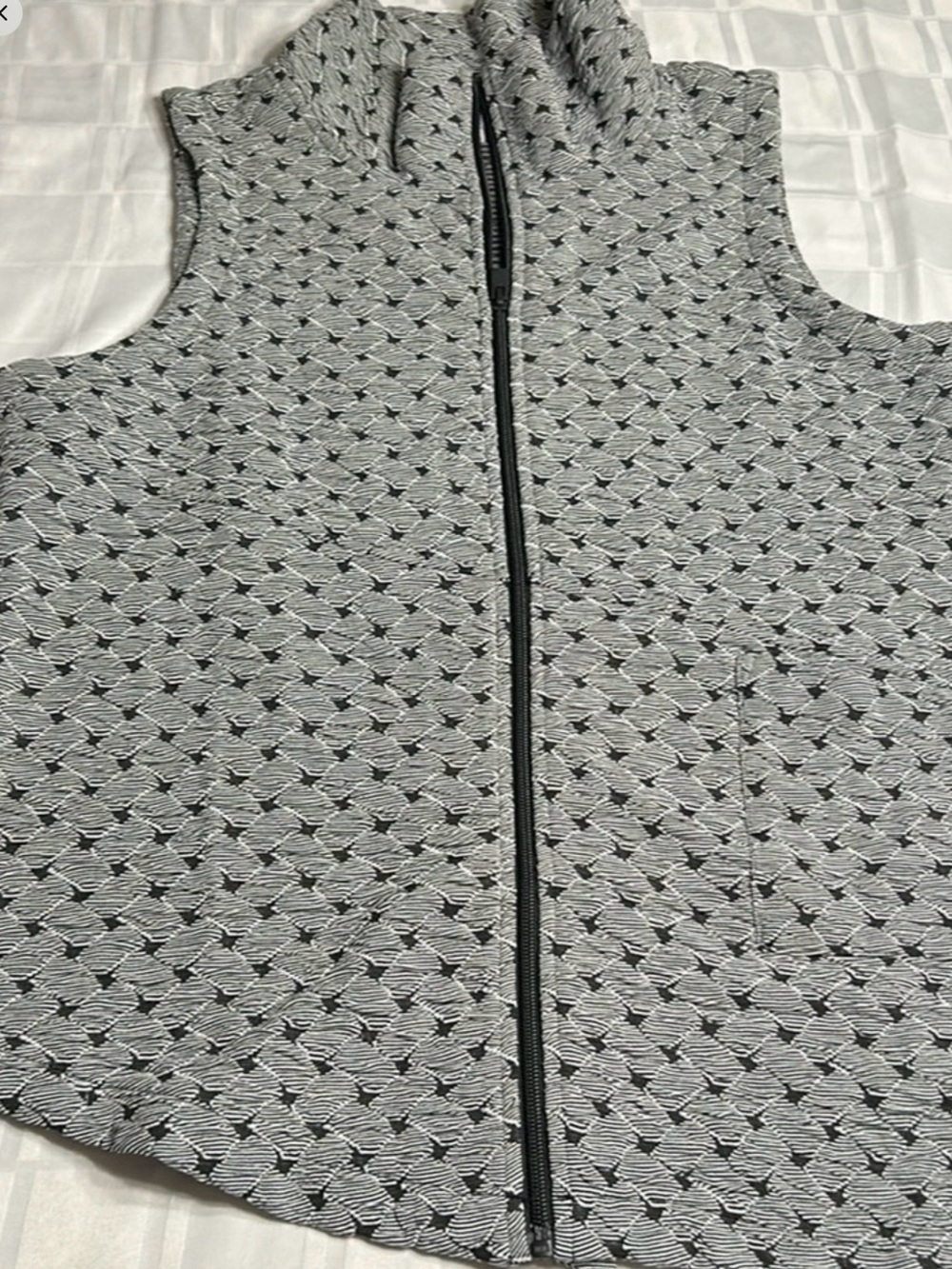 HABITAT VEST women zip up Grey,black,asymmetrical,collar.Large